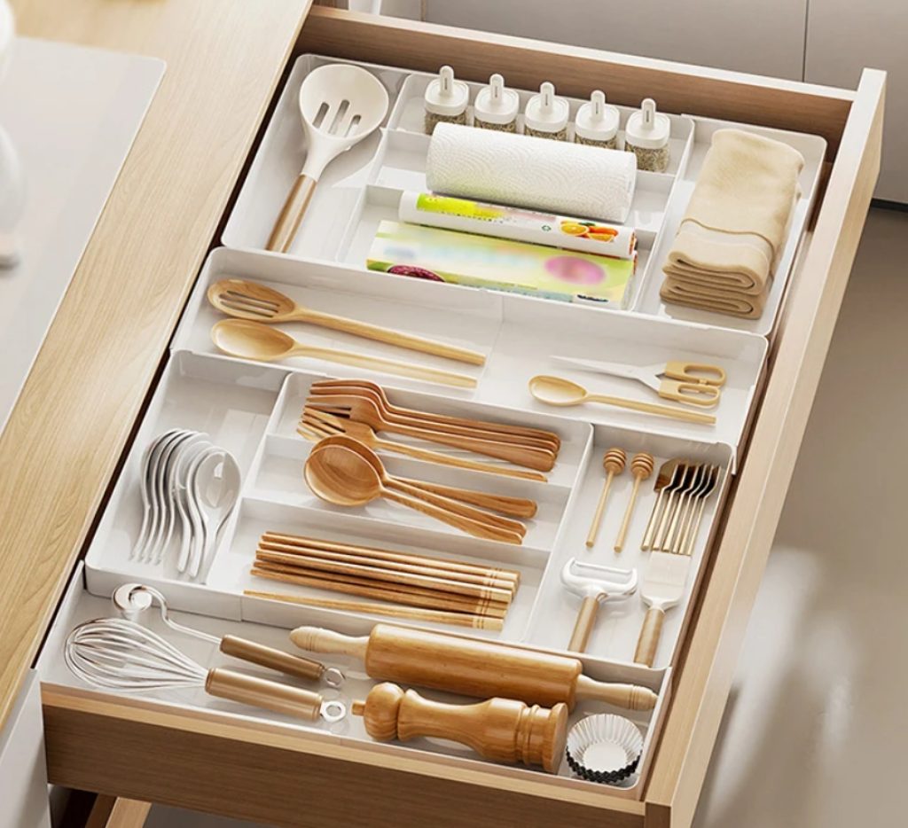Expandable drawer organizer